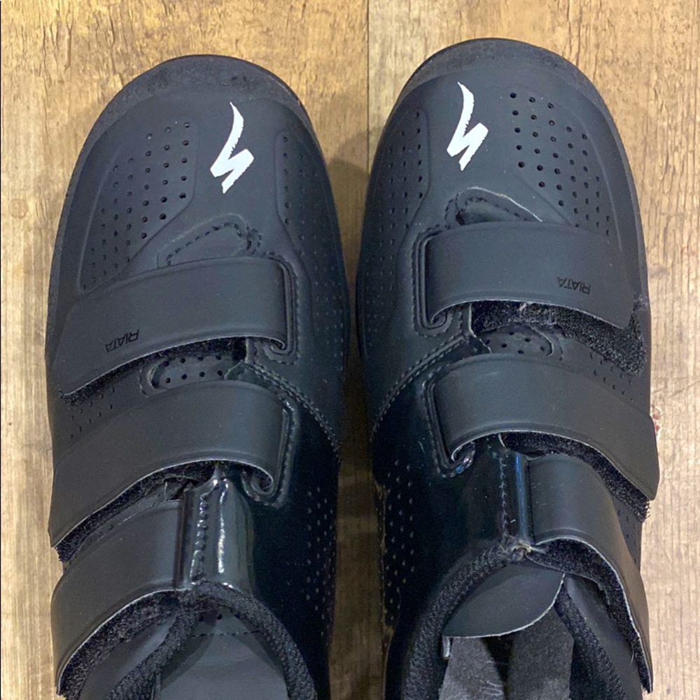 Specialized Riata cycling shoes: Womens 8